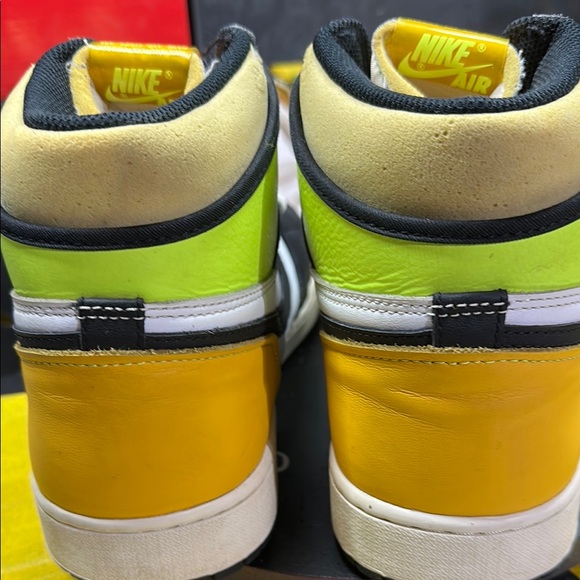 Jordan 1 High OG Volt Gold size 12 - Picture 4 of 5